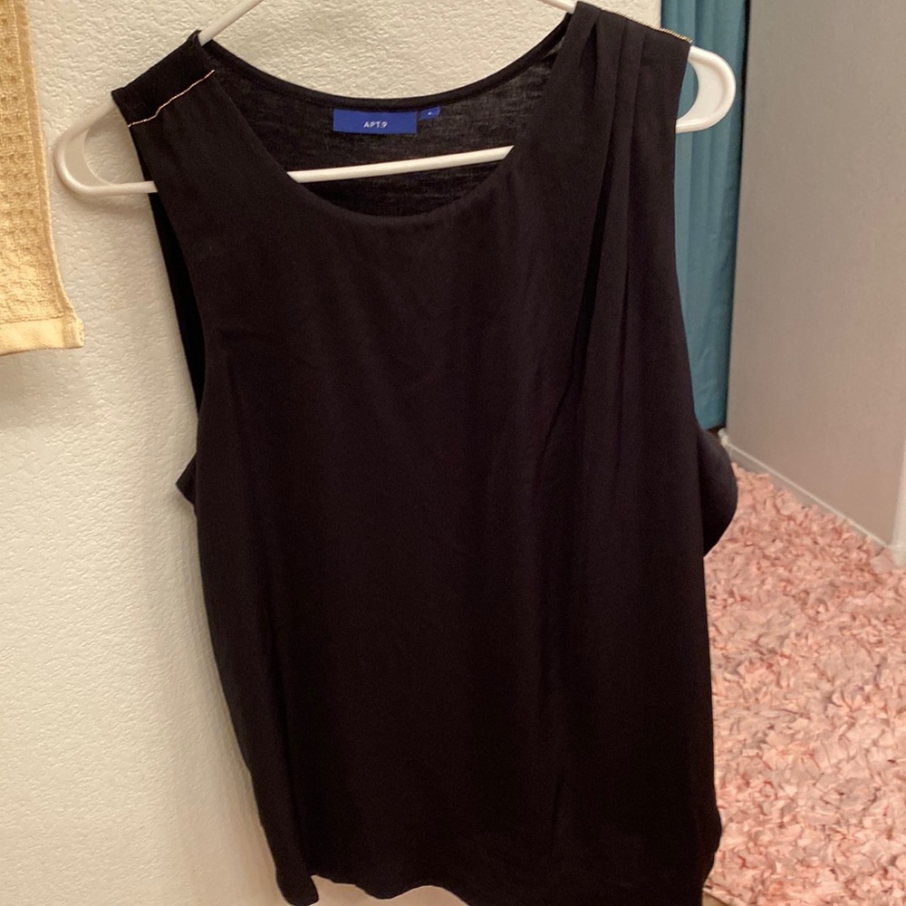 Apt 9 Top